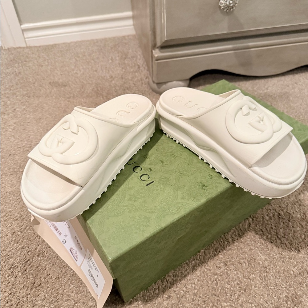 Gucci Cream Embossed Logo Slides - Picture 4 of 4